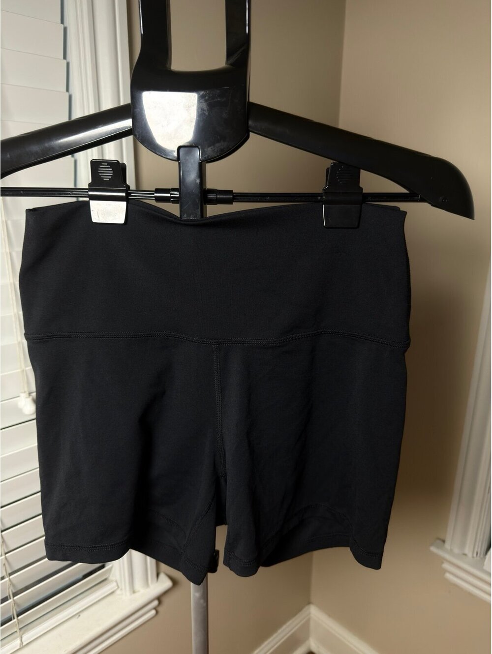 Quince Ultra-Form Bike Shorts Black 4” High Rise Yoga Athletic Stretch Size M NW - Picture 1 of 5